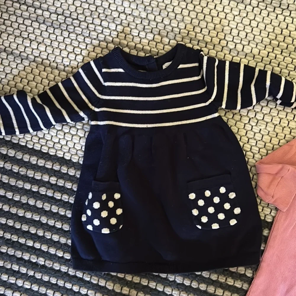 BABY GAP‎ Lot. Onesie and Dress. Size 6-12 months